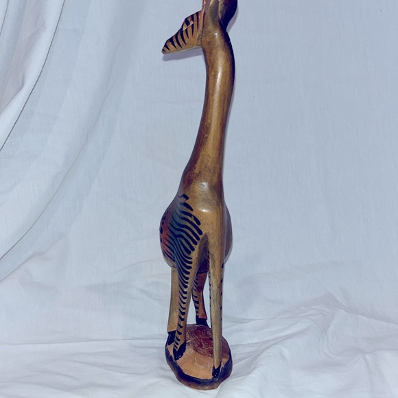 Hand carved giraffe, by craftsmen of Kenya from African muhuhu wood 12” tall - Picture 3 of 17
